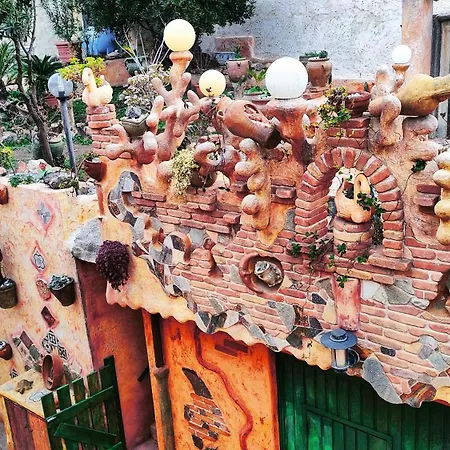 Casa Gaudi Pensión Teulada