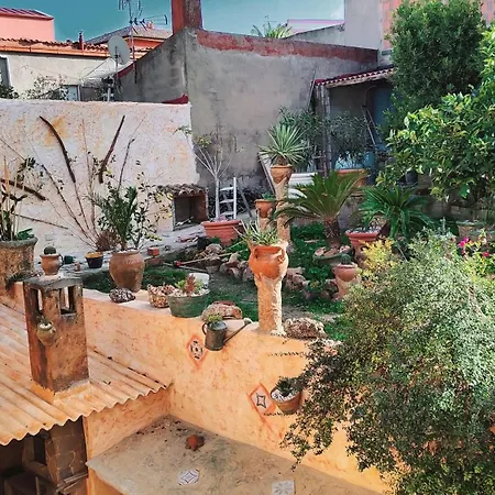 Casa Gaudi Pensión Teulada